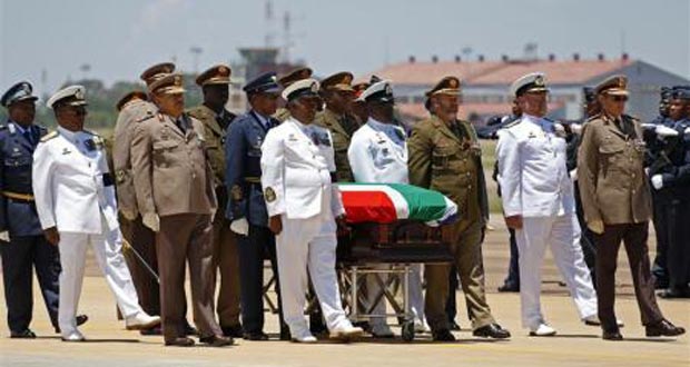 Le dernier voyage de Nelson Mandela vers son village d'enfance