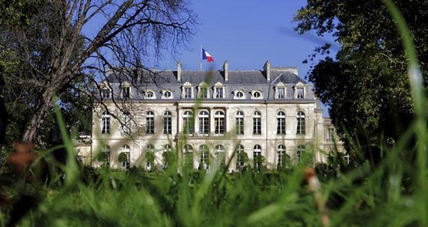 Un directeur de théâtre tente de forcer l'entrée de l'Elysée