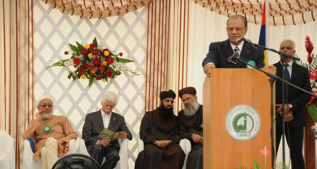  Yaum-Un-Nabi: Navin Ramgoolam cible Ariel Sharon