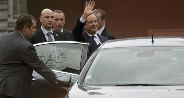 Pause corrézienne pour Hollande, muet sur ses tourments privés