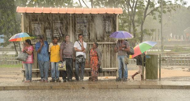 Météo: pluie et orage s’annoncent pour la journée