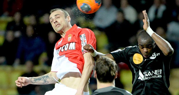 Ligue1 : Monaco bat Reims au bout du suspense et reste au contact du PSG