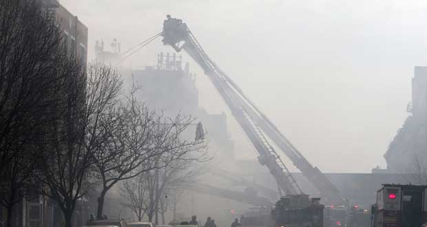 Un immeuble de Manhattan s'effondre, au moins un mort