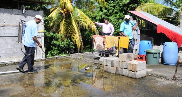 Dengue: la mobilisation gagne les villes