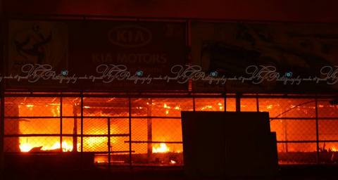 Résidence Vallijee: les locaux de Sam Motors en feu