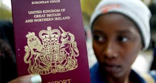 Les frais de passeport des citoyens britanniques d’outre-mer revus à la baisse