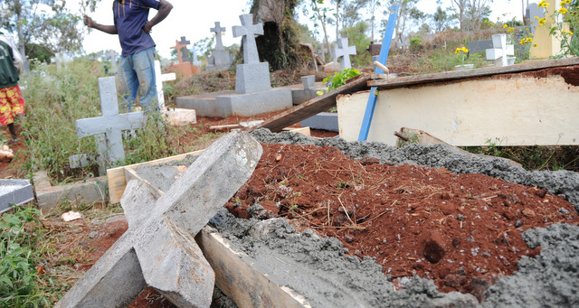 Tombes pillées à Bois-Marchand: des mineurs arrêtés                  