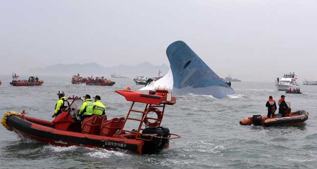 164 passagers du ferry coréen naufragé secourus, 2 morts