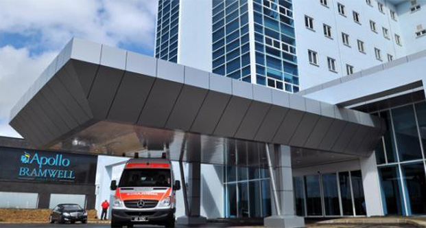 Un jeune motocycliste dans un état grave après une collision avec une voiture