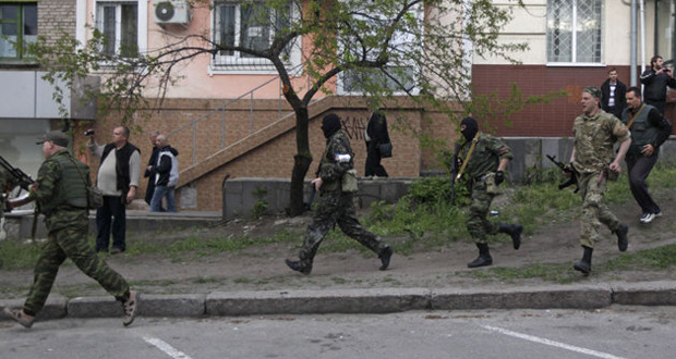 Les pro-russes étendent leur emprise en Ukraine