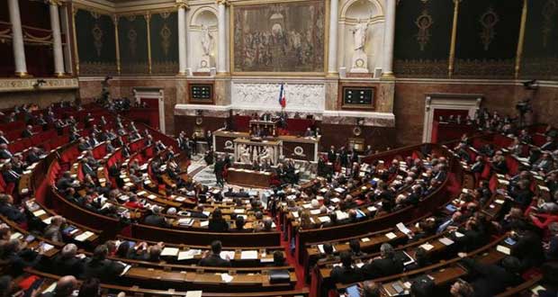 Valls veut renforcer les liens avec les parlementaires socialistes