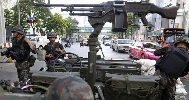 L'armée thaïlandaise instaure la loi martiale