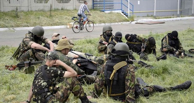 Des combats font deux morts près de Donetsk, en Ukraine