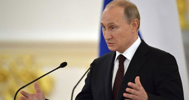 Vladimir Poutine critique durement Hillary Clinton