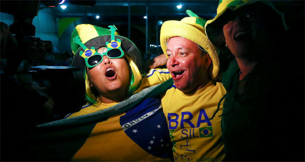 Brésil : Joie dans les rues après la victoire de la Seleçao
