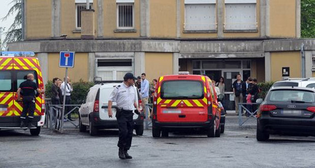 Une enseignante assassinée par une mère d'élève
