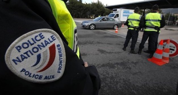 France: un réseau de faux papiers pour immigrés démantelé