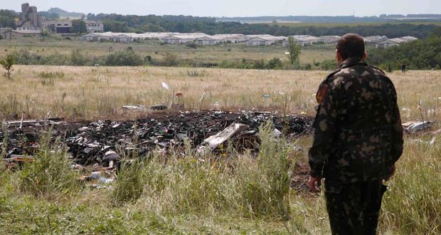 Crash du vol MH17: Kiev accuse les séparatistes de détruire des preuves 