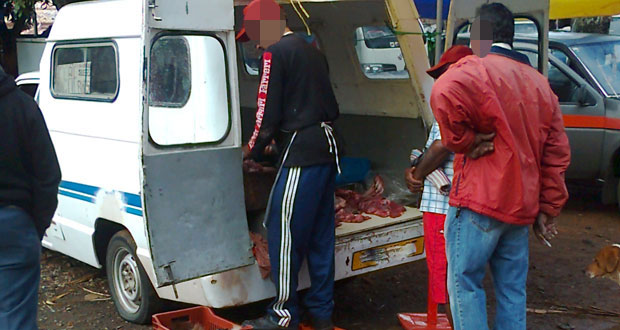  Dans l’Est: la vente de viande en plein air décriée