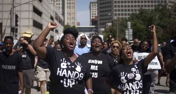 Manifestations dans le calme à Ferguson et Saint-Louis