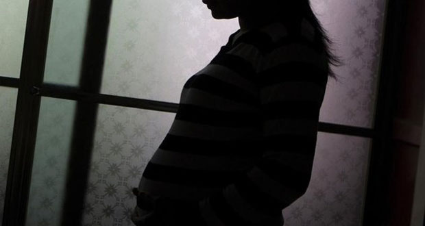 France : Le congé maternité pourrait être réduit de moitié