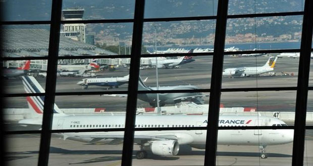 Fin de la grève à Air France, Valls défend Transavia France