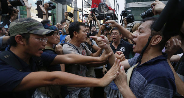 Violences à Hong Kong, les manifestants menacent