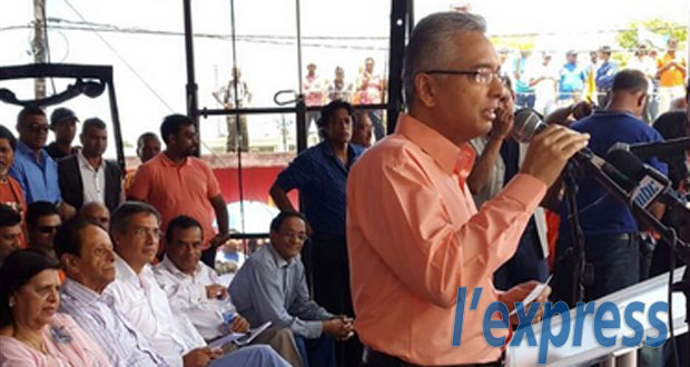 A Vacoas:  Pravind Jugnauth n’épargne pas Sithanen