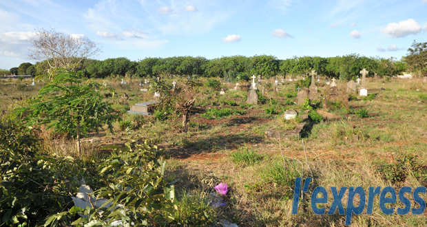 La rénovation du cimetière de Bois-Marchand débute