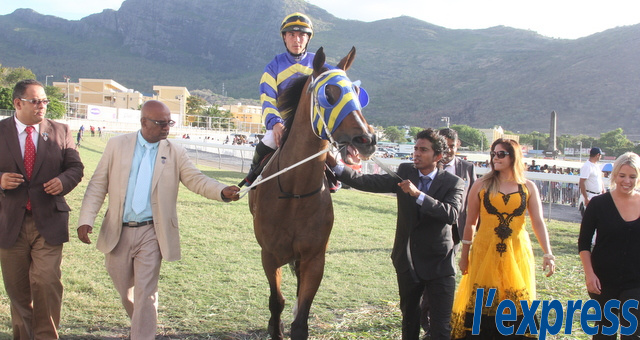 Week-End International: Guyon illumine le Champ-de-Mars  