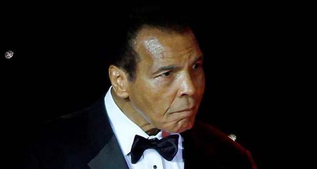 L'ancien boxeur Mohamed Ali hospitalisé pour une pneumonie