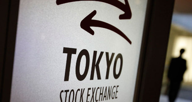La Bourse de Tokyo bascule dans le rouge après une alerte Ebola