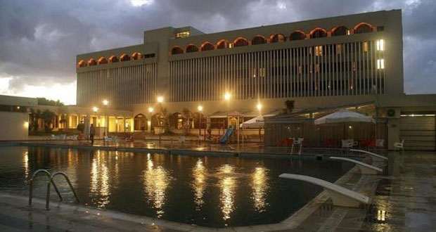 Attentat suicide devant l'hôtel du parlement libyen élu
