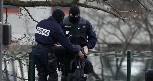 France: le tueur de Montrouge retranché porte de Vincennes