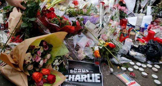 Plus de 300.000 personnes en hommage aux victimes des attentats