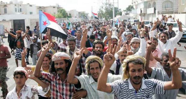 Des milliers de Yéménites défilent contre les rebelles houthis