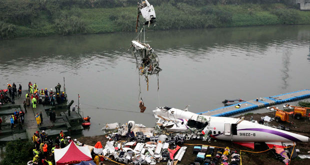 Le bilan de l'accident d'avion à Taiwan s'alourdit à 31 morts