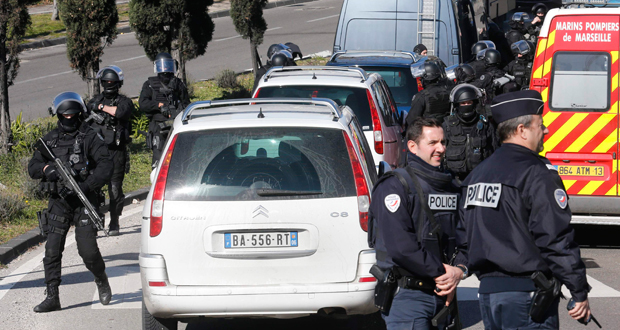 Tirs à l'arme automatique contre des policiers à Marseille