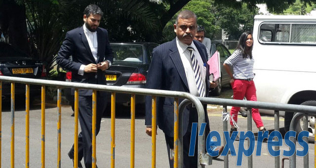 Souffrant, Navin Ramgoolam ne se rend pas aux Casernes