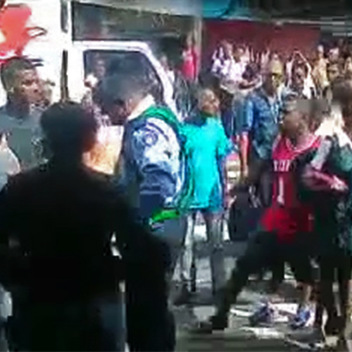Sur Facebook: une vidéo montrant des jeunes agressant des policiers fait le buzz
