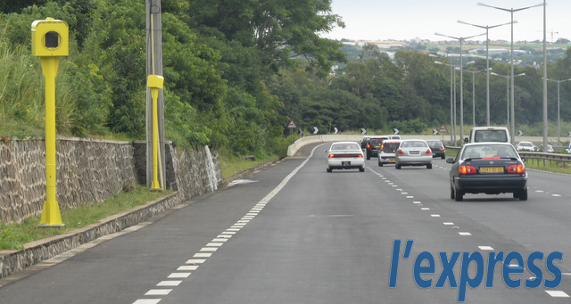 Sécurité routière: les speed cameras visibles la nuit