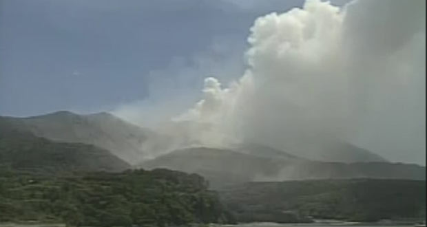 Un volcan entre en éruption sur une île reculée du Japon