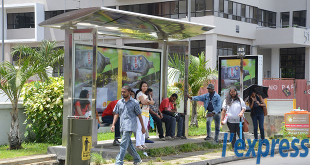 Transport public: les abribus dotés de GPS