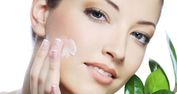 Beauté : Au secours, j’ai la peau qui brille   