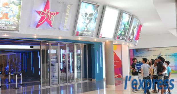 Nouveau concept: hôtesses et couettes bientôt disponibles au cinéma Star de Port-Louis