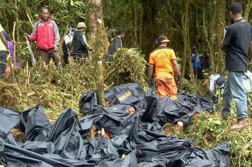Indonésie: opération de récupération des corps des 54 tués après le crash de l'ATR