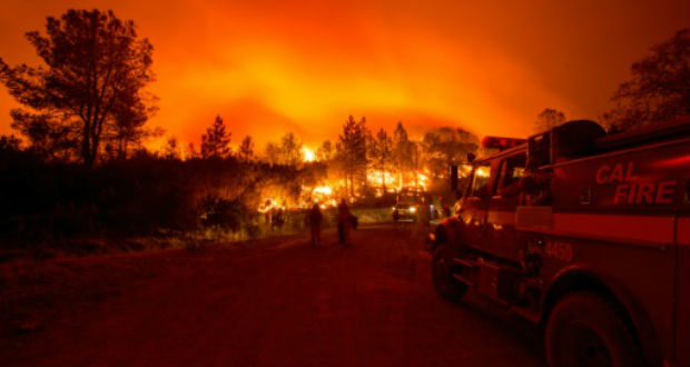 Californie: des milliers de personnes fuient les incendies
