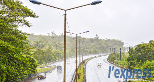 Lampadaires solaires: le projet lancé en 2016