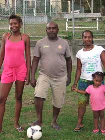 Richard Joseph aide des jeunes filles à atteindre leur but