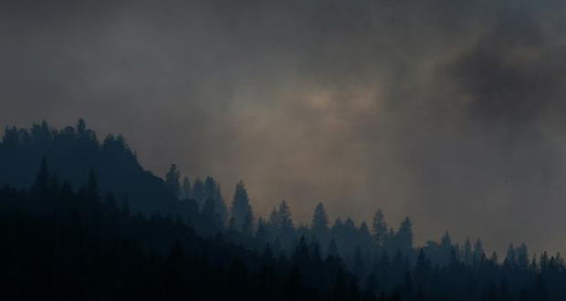 Californie: un incendie provoque coupures de routes et évacuations